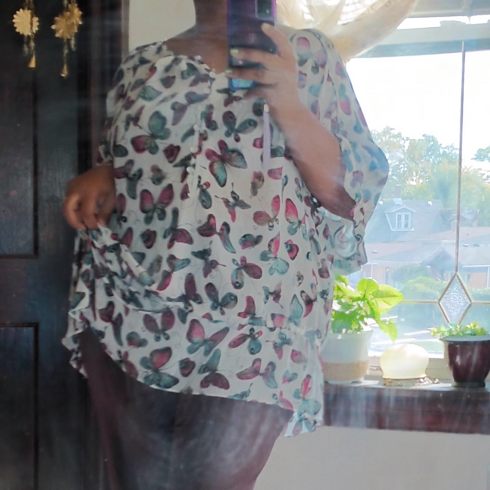 Beautiful Sheer Butterfly Blouse  nwot